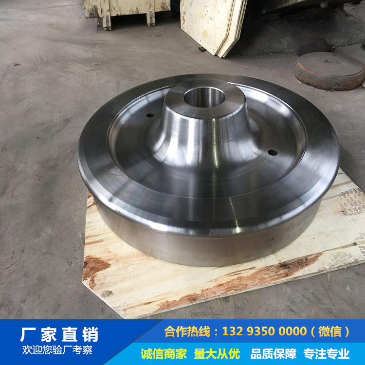 1716373045512993.jpg 鐵水車輪鍛件
